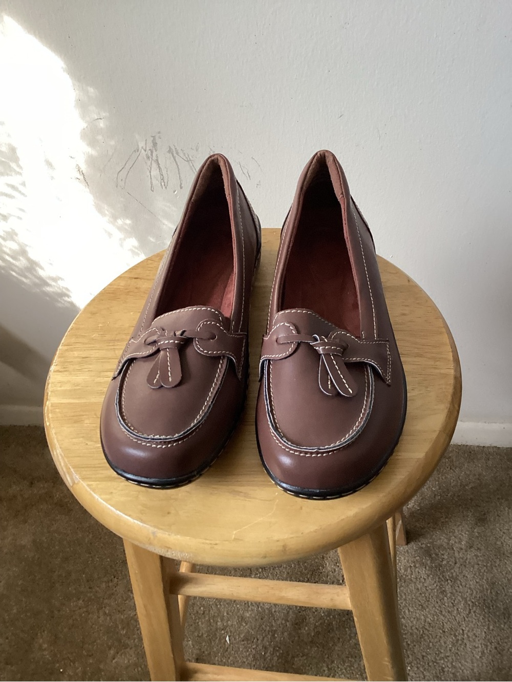 Unbranded Classic Women's Brown Leather Loafers with Tassel Detail